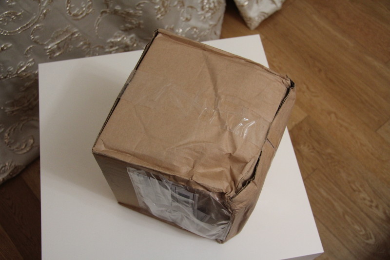 Коробка с 3D-принтером, полученная на почте